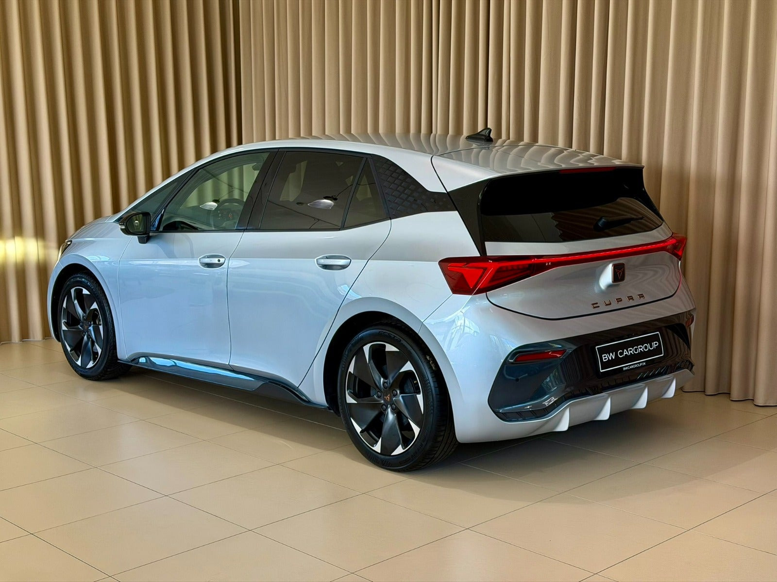 Sølv Cupra Born fra 2024