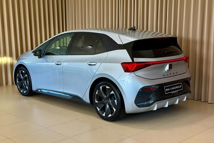 Sølv Cupra Born fra 2024