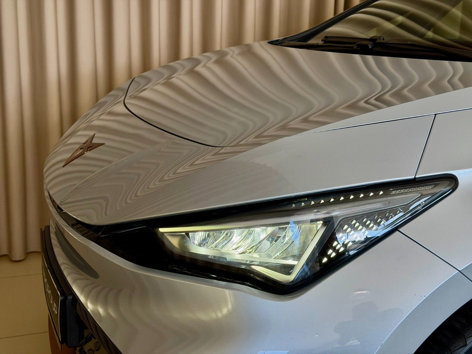 Sølv Cupra Born fra 2024