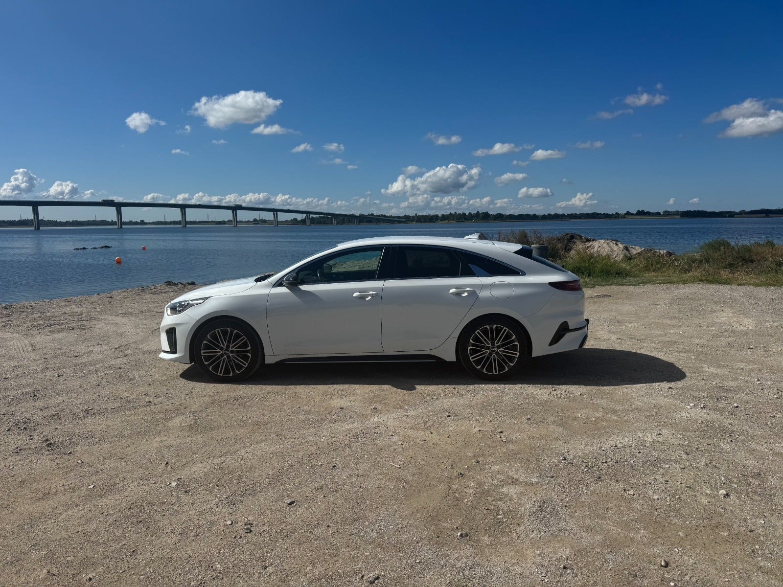 Hvid Kia ProCeed fra 2020