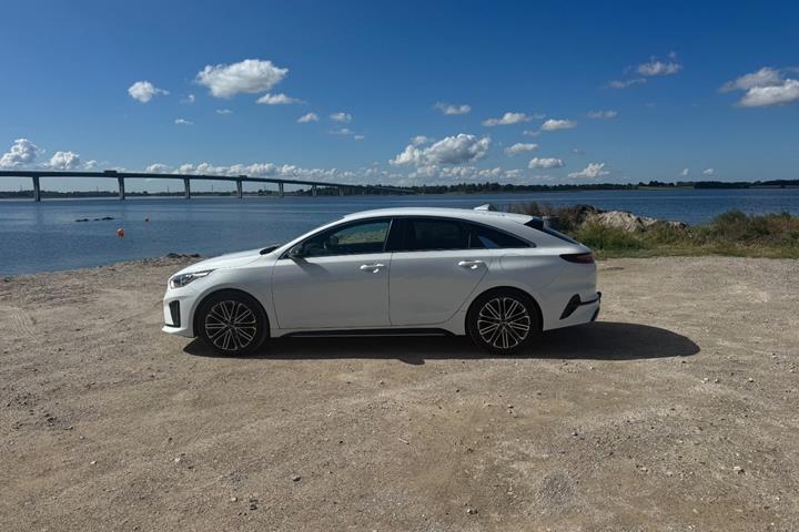 Hvid Kia ProCeed fra 2020