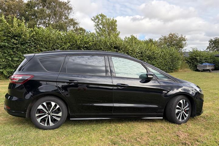 Sort Ford S-MAX fra 2021