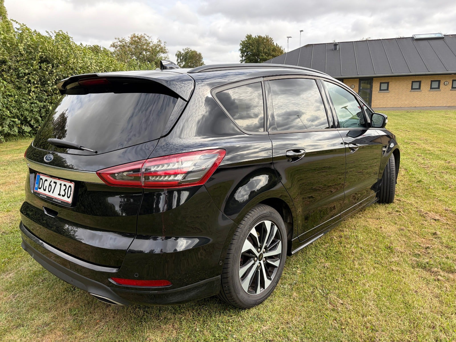 Sort Ford S-MAX fra 2021
