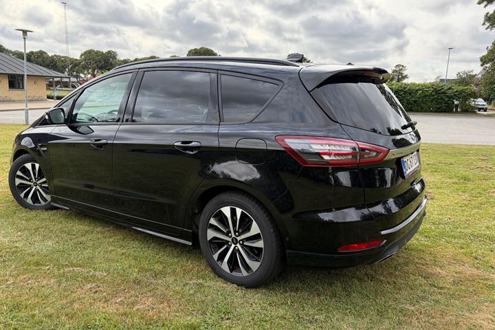 Sort Ford S-MAX fra 2021