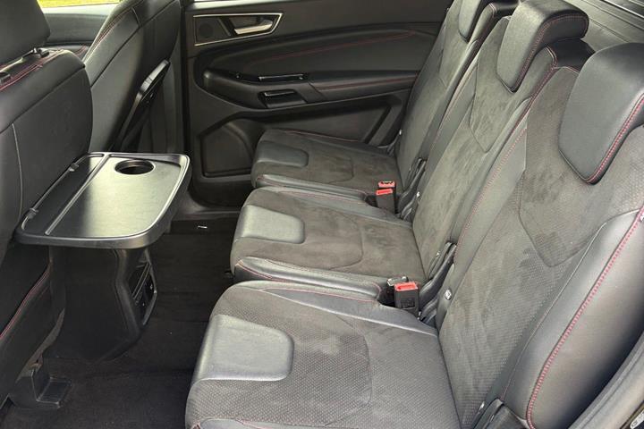 Sort Ford S-MAX fra 2021