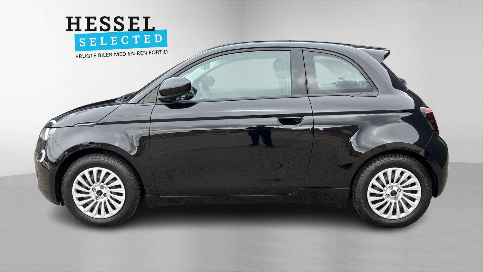 Hvid Fiat 500e fra 2023