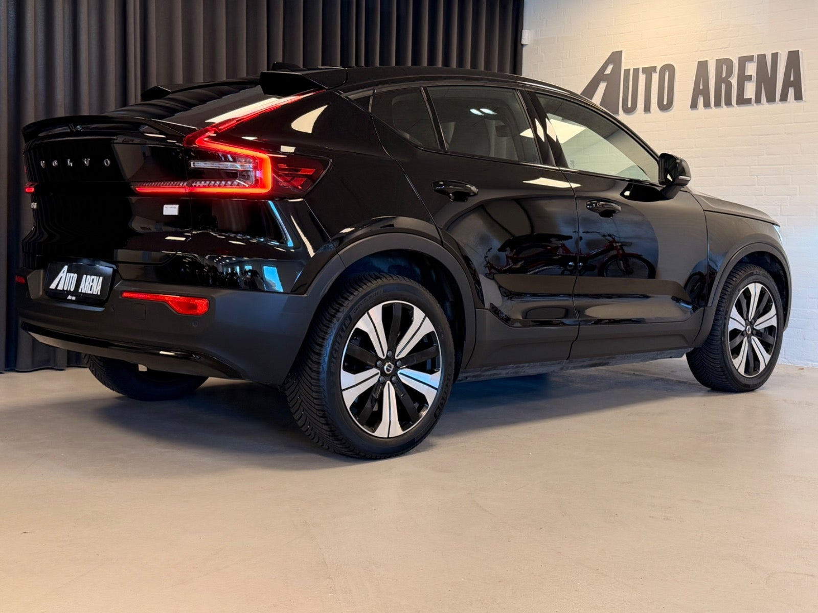 Sort Volvo C40 fra 2023