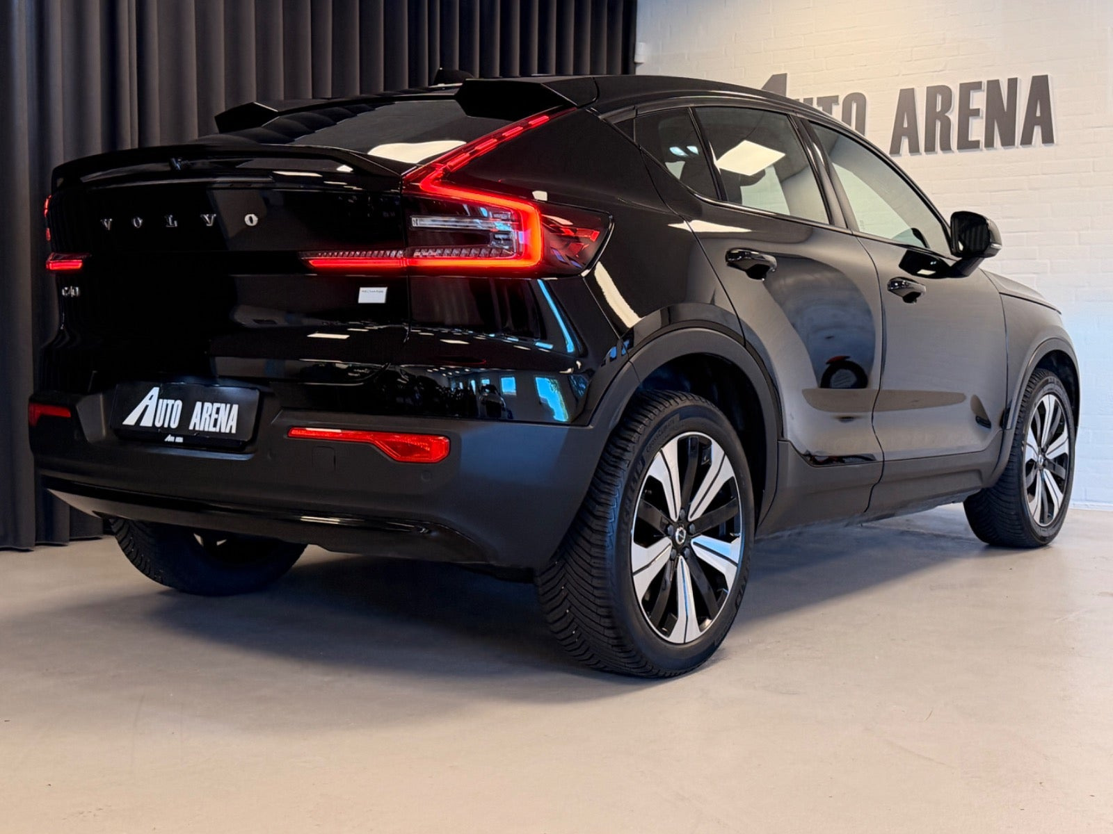 Sort Volvo C40 fra 2023
