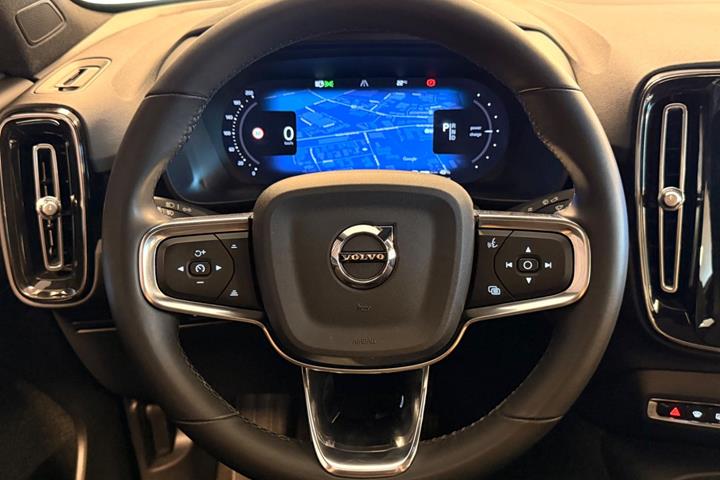 Sort Volvo C40 fra 2023