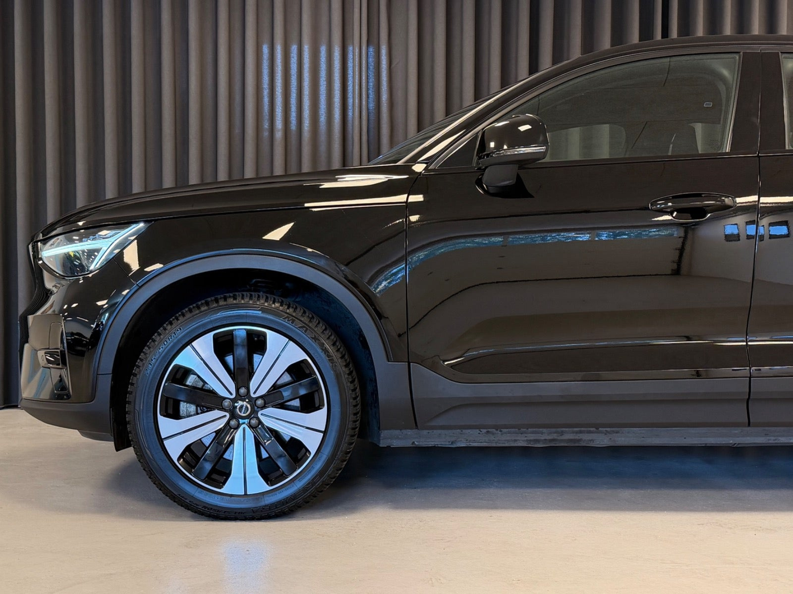 Sort Volvo C40 fra 2023
