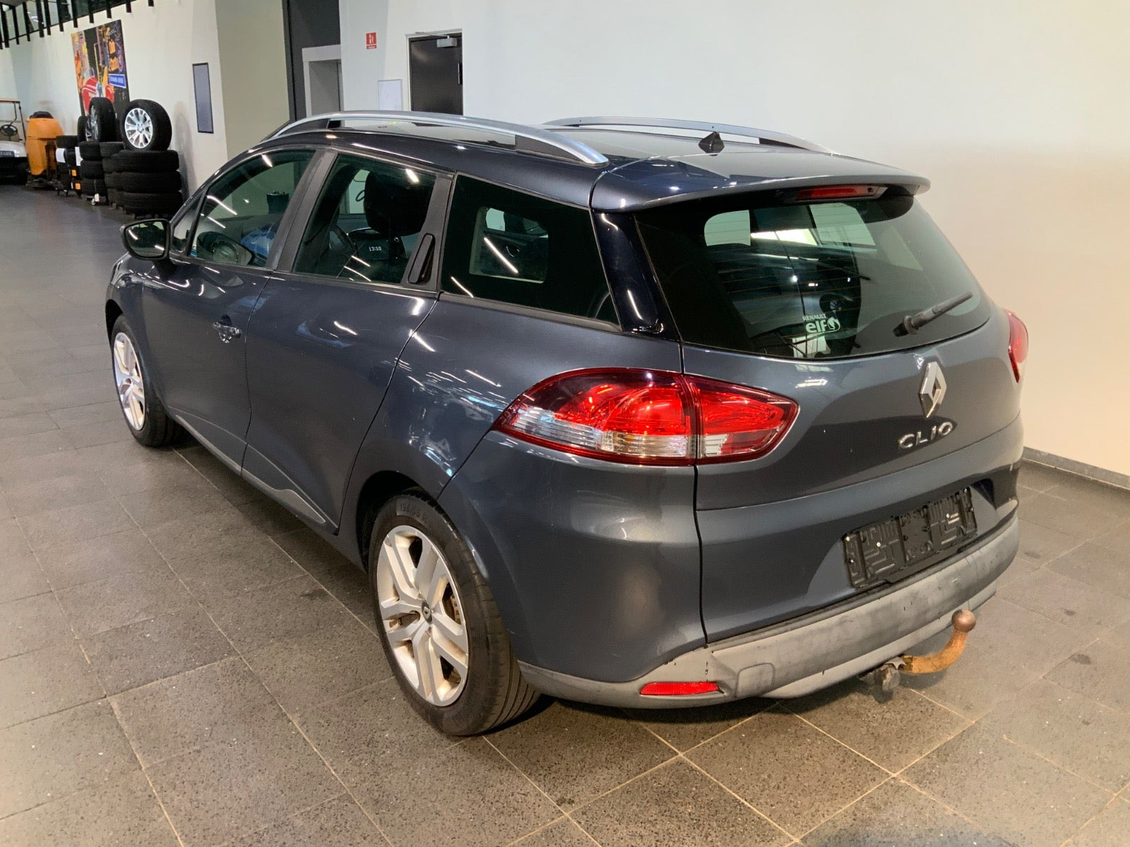 Grå Renault Clio IV fra 2017