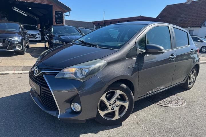 undefined Toyota Yaris fra 2015 set udefra