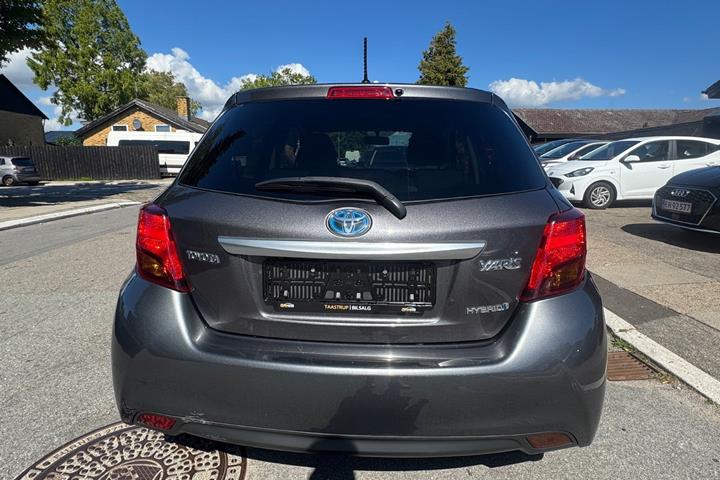 undefined Toyota Yaris fra 2015
