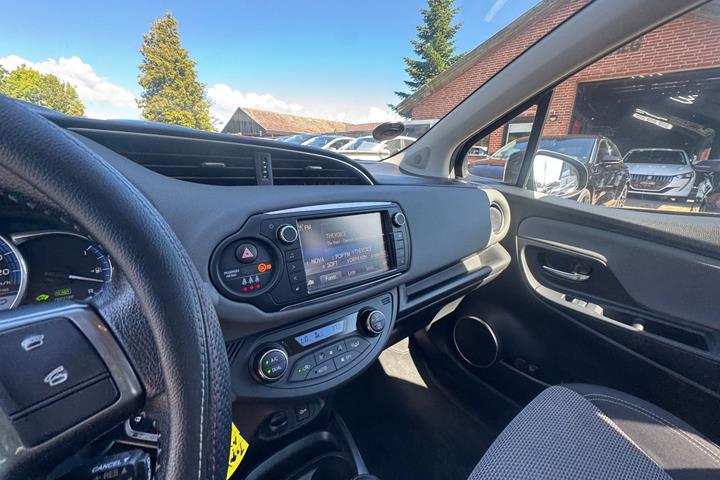 undefined Toyota Yaris fra 2015