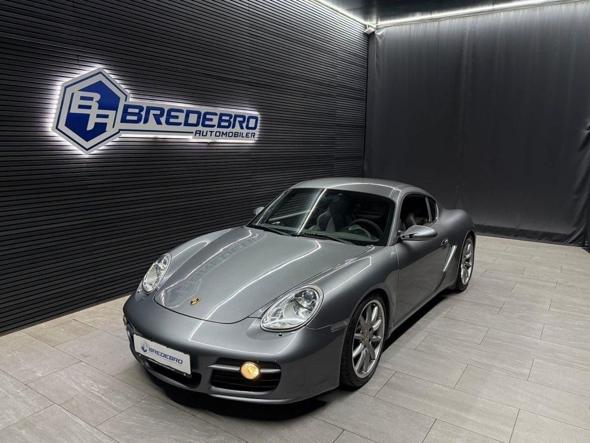 Grå Porsche Cayman S fra 2006