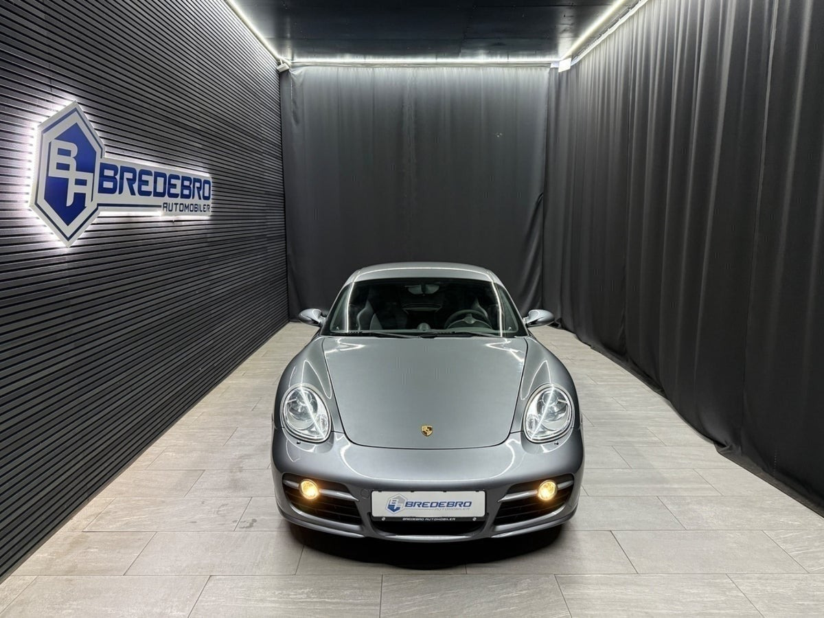 Grå Porsche Cayman S fra 2006