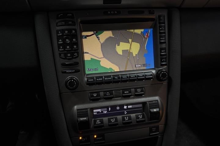 Grå Porsche Cayman S fra 2006