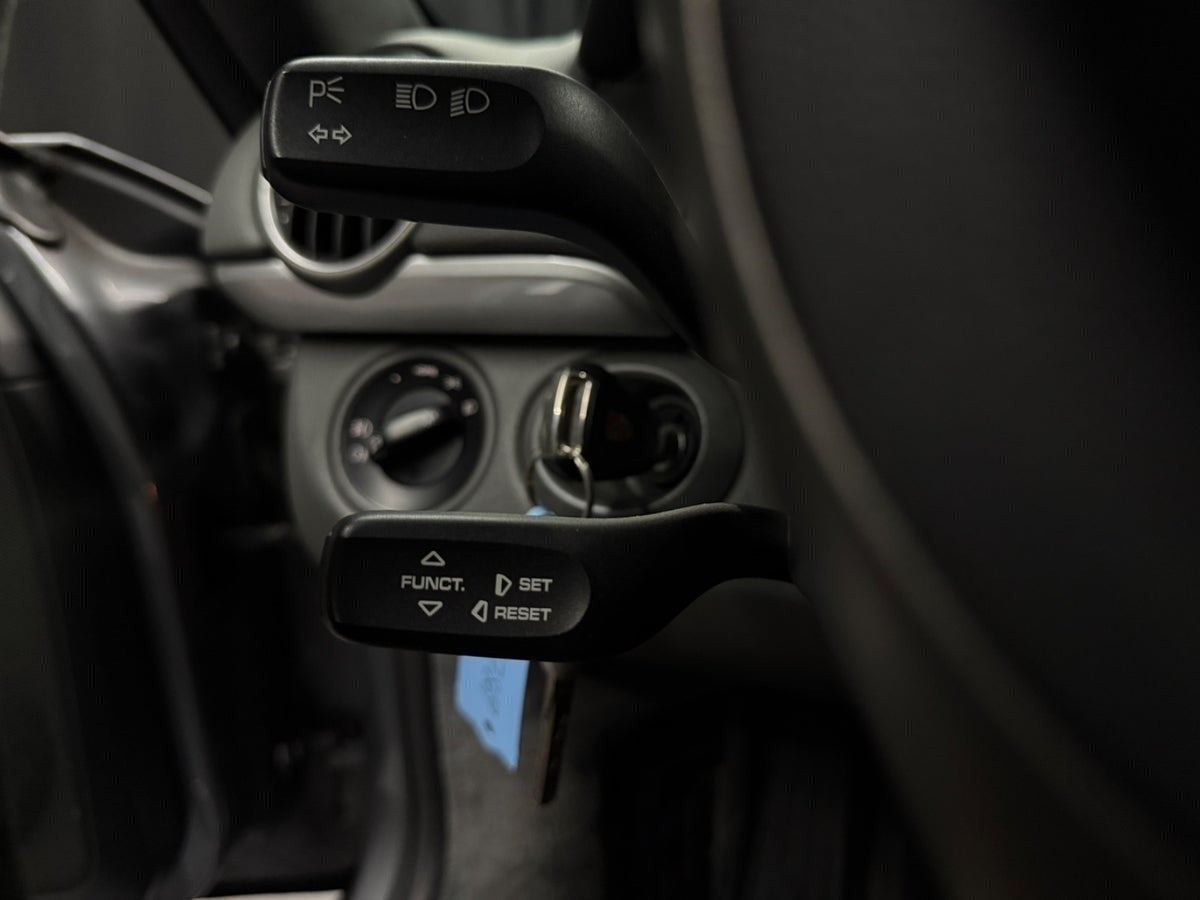 Grå Porsche Cayman S fra 2006