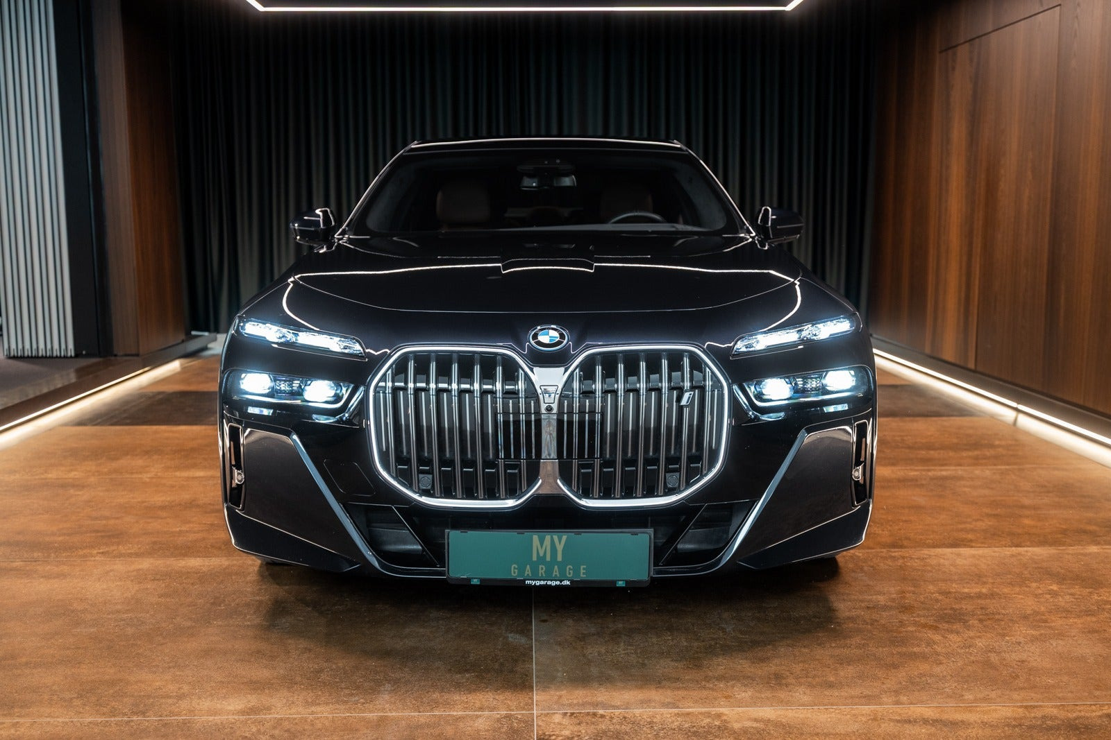 Sort BMW i7 fra 2023