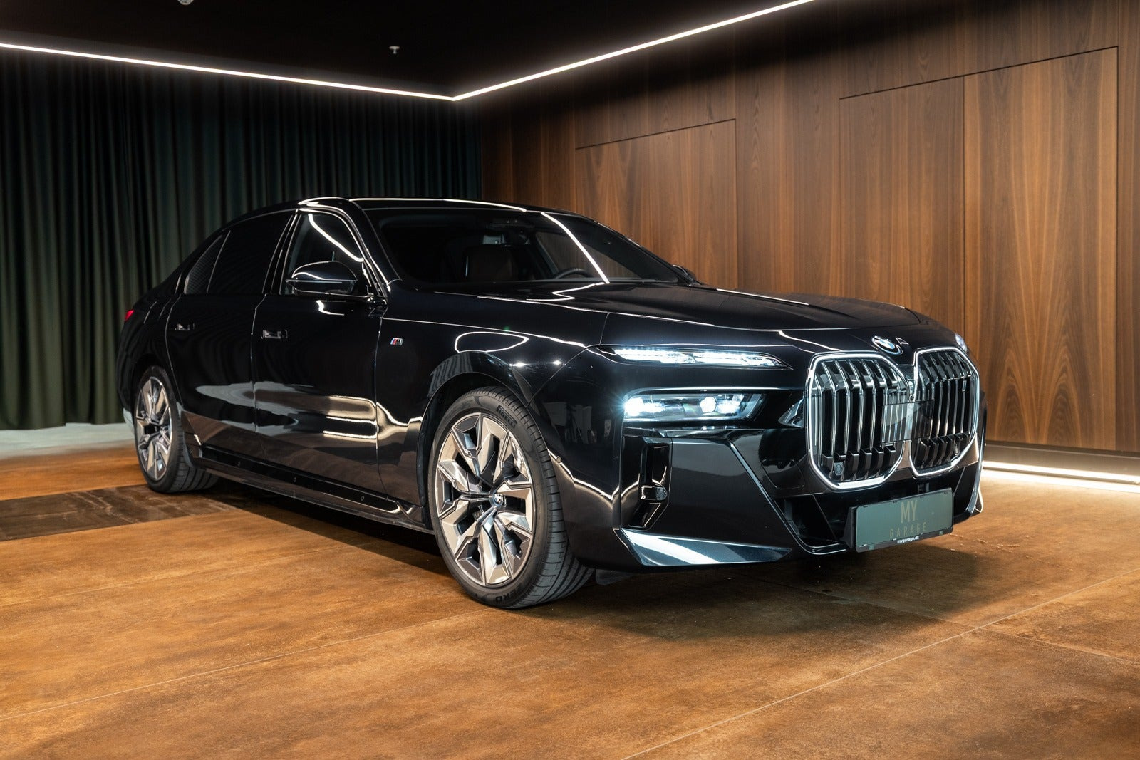 Sort BMW i7 fra 2023