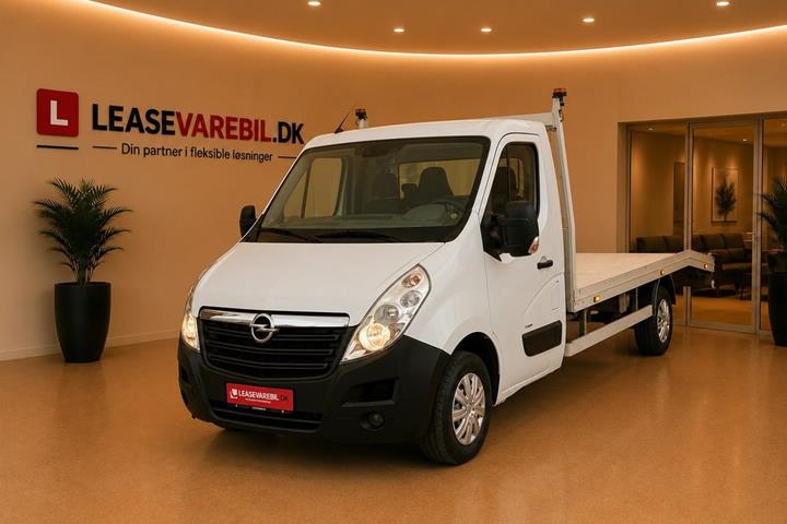 Hvid Opel Movano fra 2015