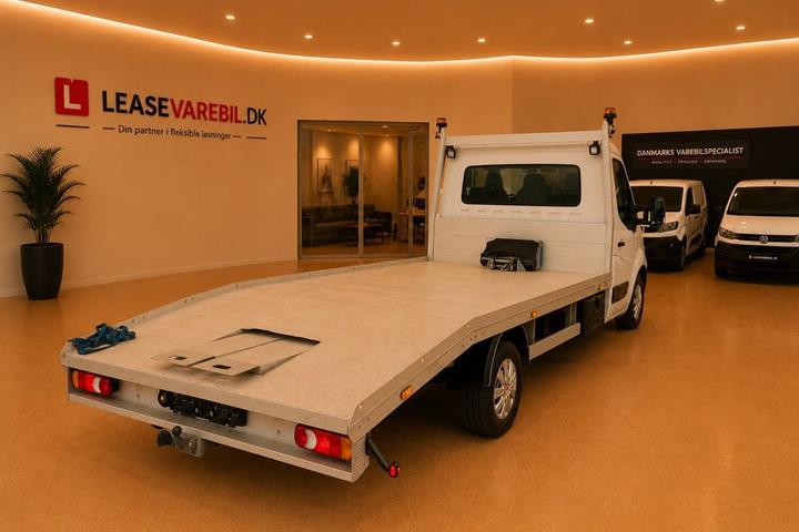 Hvid Opel Movano fra 2015