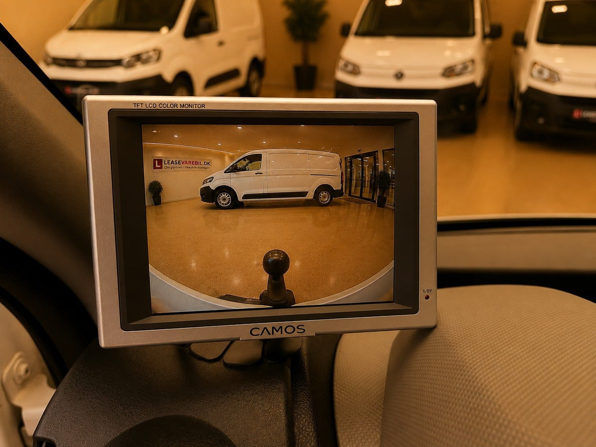 Hvid Opel Movano fra 2015