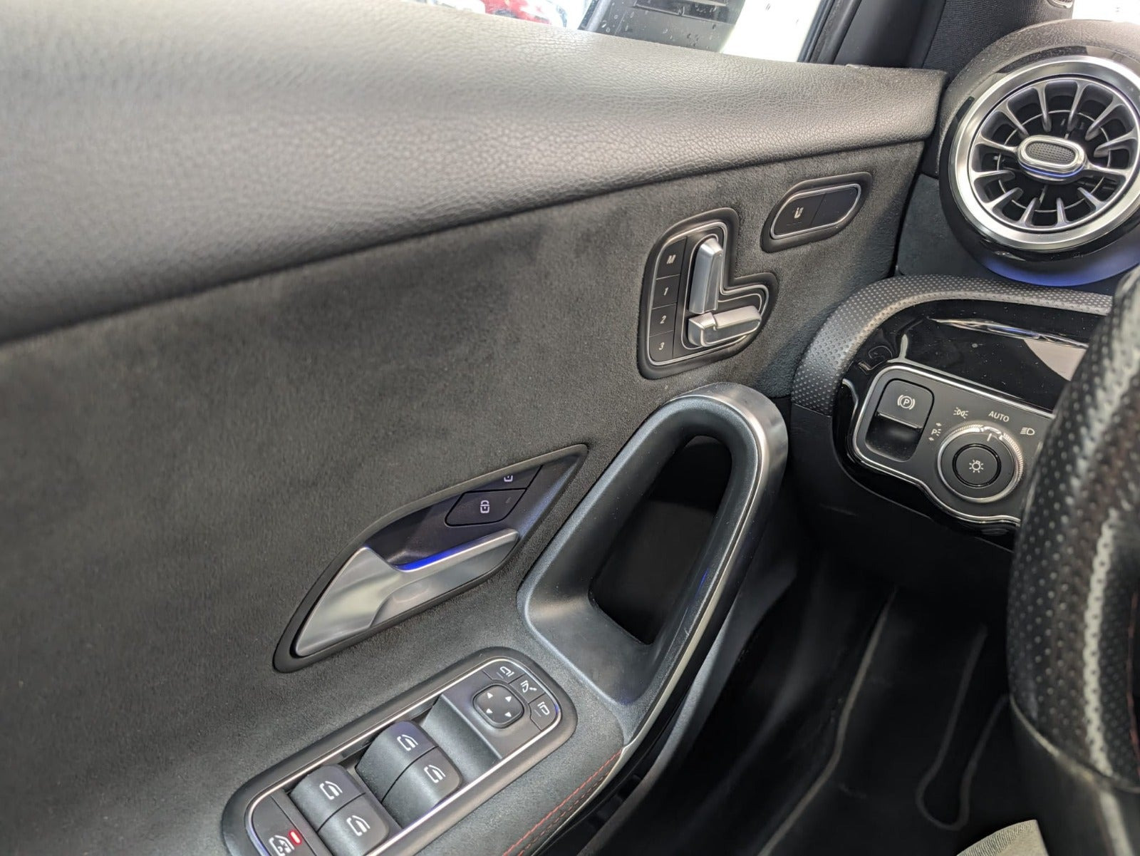 Sort Mercedes A200 fra 2021