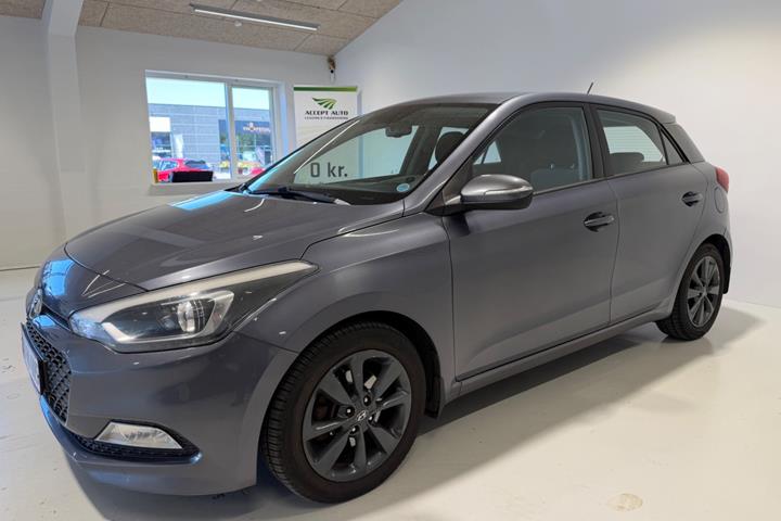 Grå Hyundai i20 fra 2015