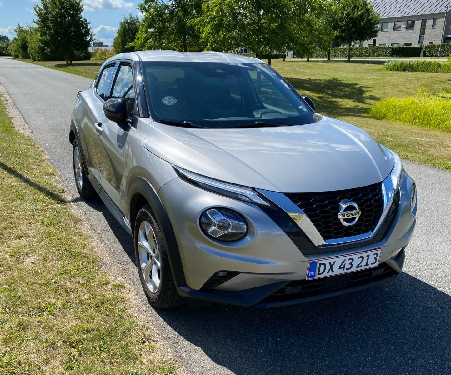Grå Nissan Juke fra 2021