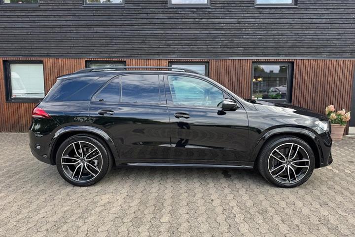Sort Mercedes GLE350 de fra 2022