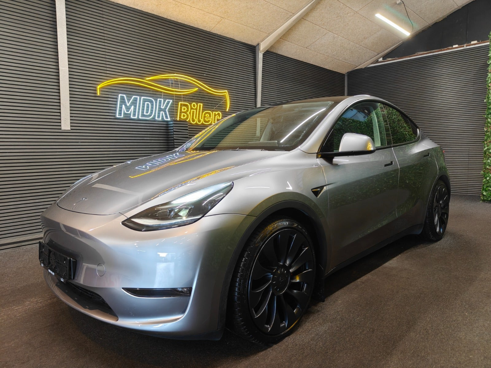 undefined Tesla Model Y fra 2023