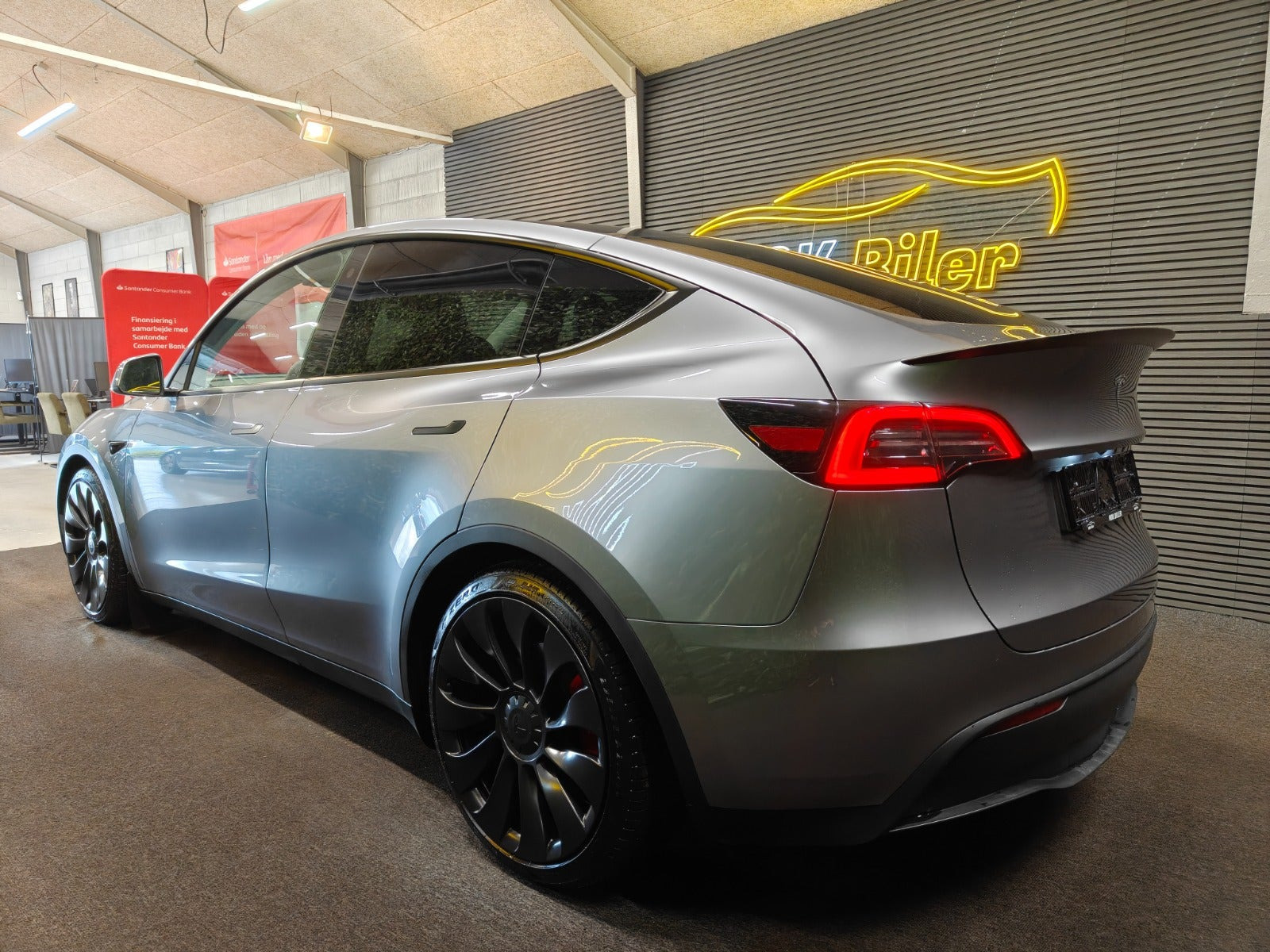 undefined Tesla Model Y fra 2023