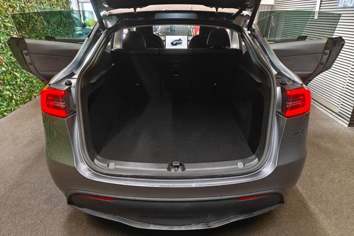 undefined Tesla Model Y fra 2023