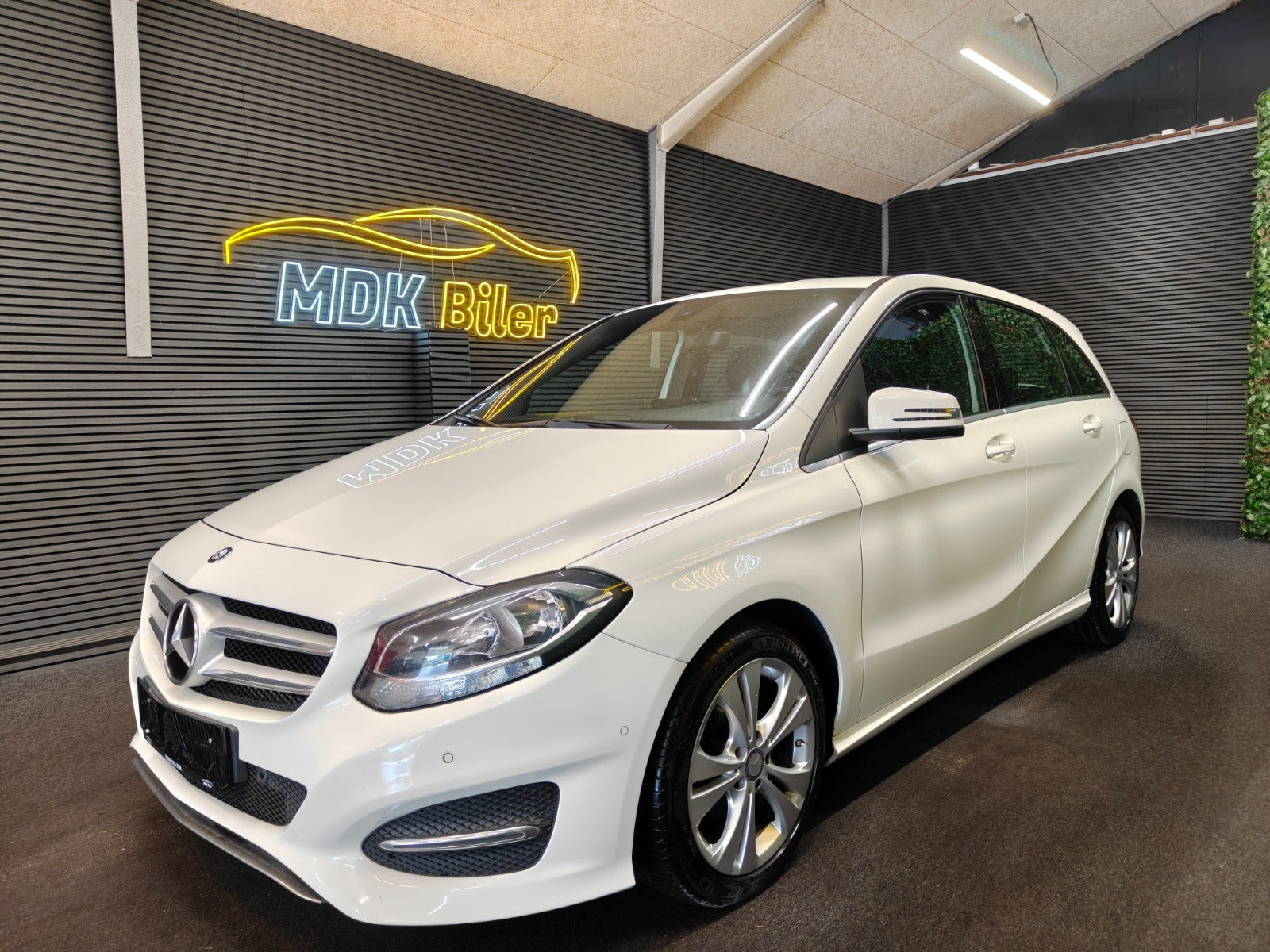 undefined Mercedes B180 d fra 2016