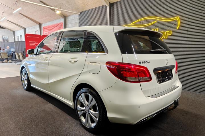undefined Mercedes B180 d fra 2016
