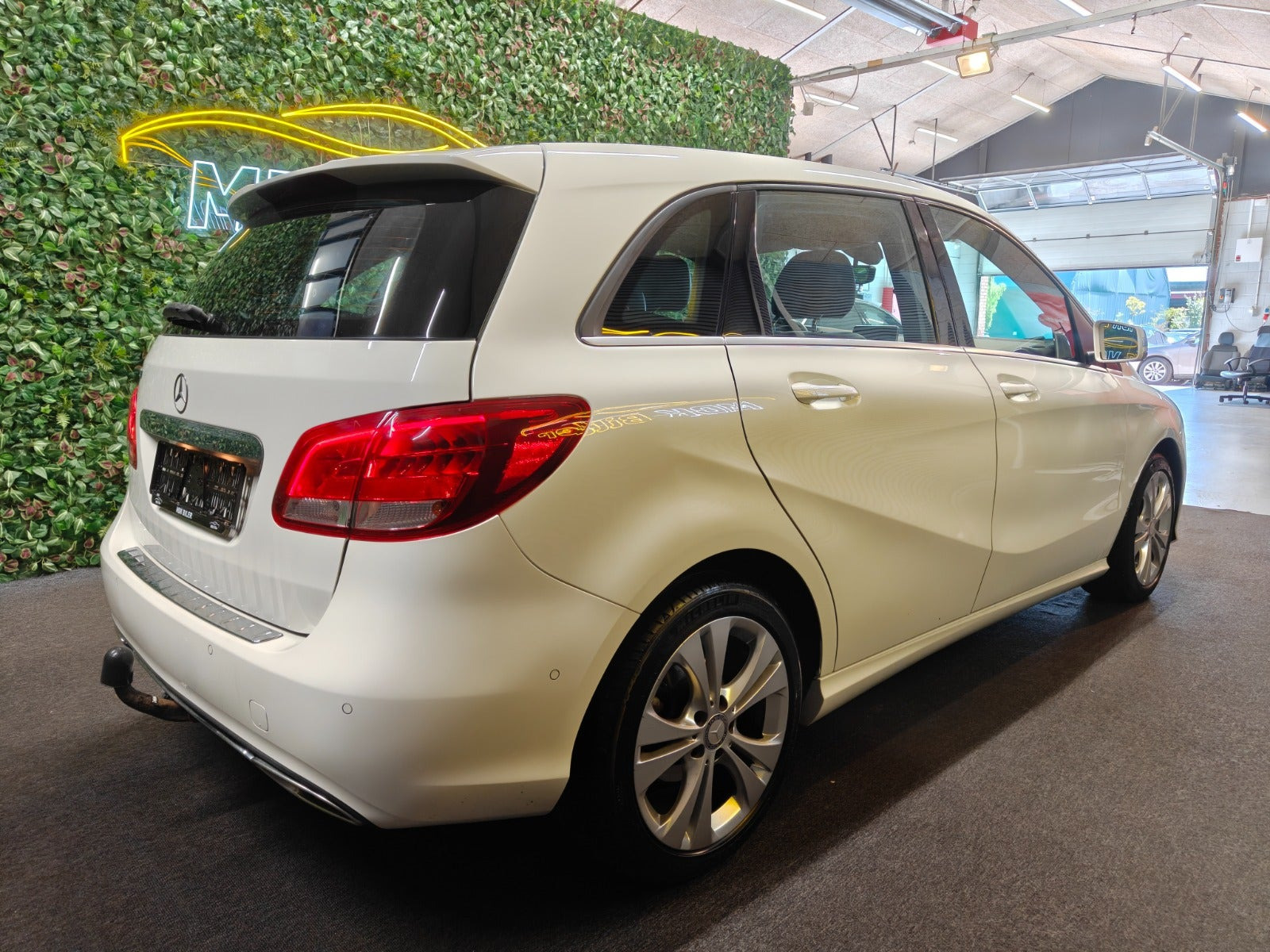 undefined Mercedes B180 d fra 2016