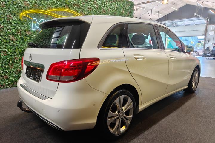 undefined Mercedes B180 d fra 2016