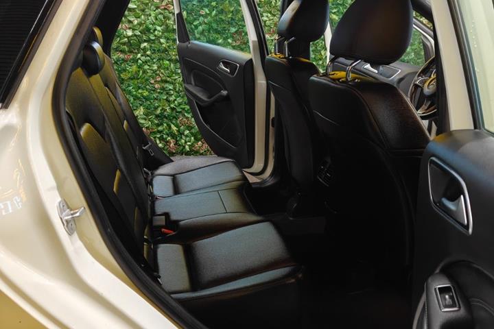 undefined Mercedes B180 d fra 2016