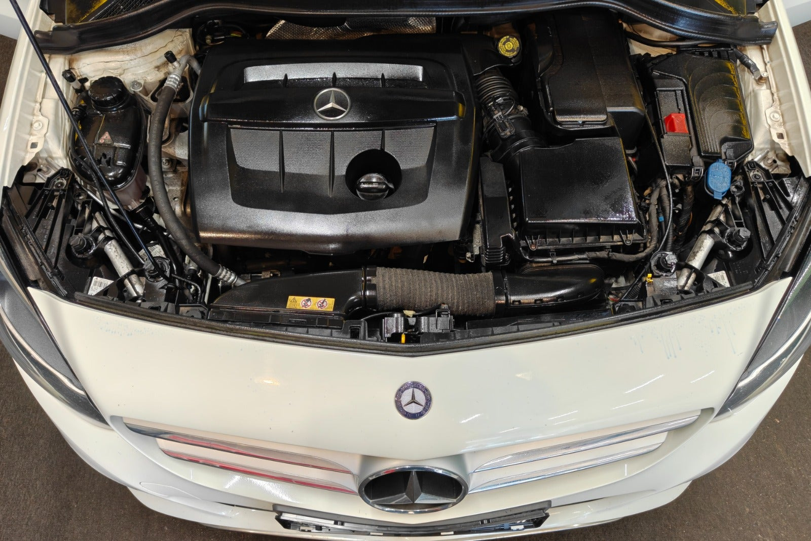 undefined Mercedes B180 d fra 2016
