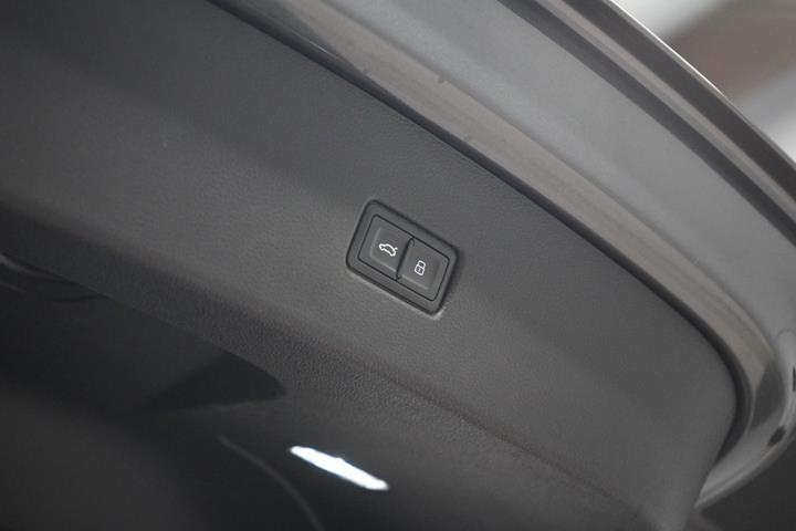 Grå Audi Q5 fra 2021