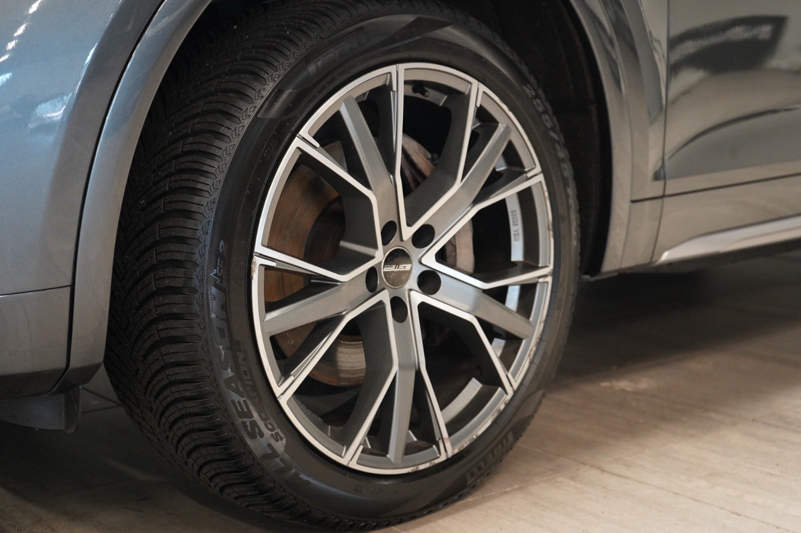 Grå Audi Q5 fra 2021
