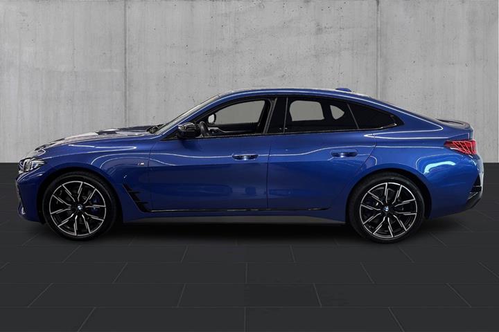 Blå BMW i4 fra 2025