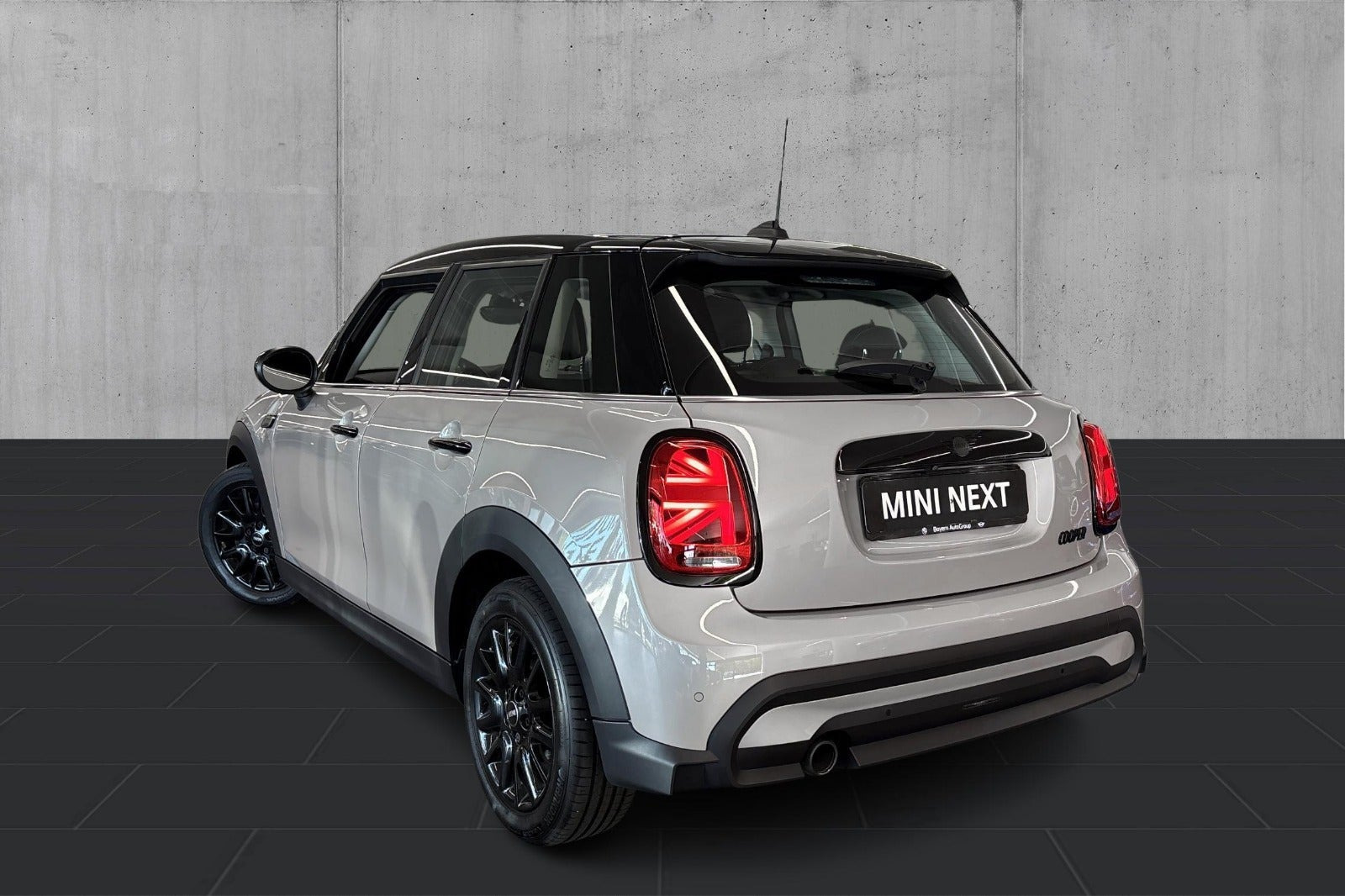 Grå Mini Cooper fra 2023