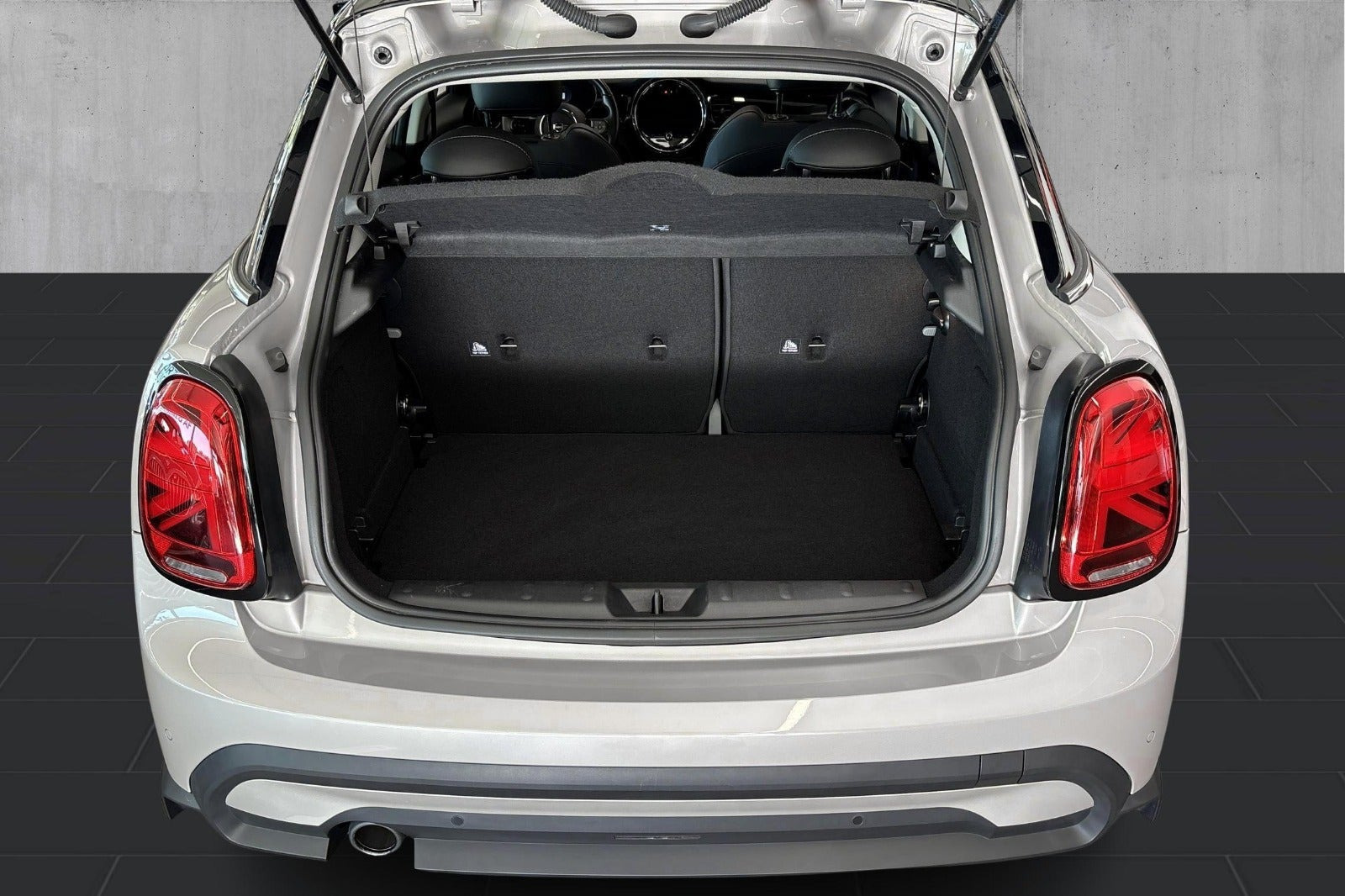 Grå Mini Cooper fra 2023
