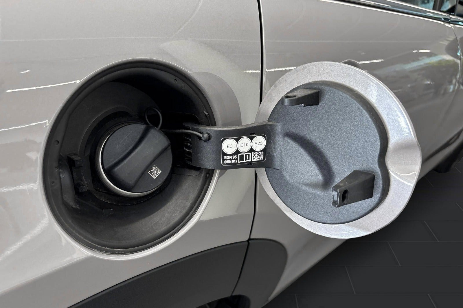 Grå Mini Cooper fra 2023