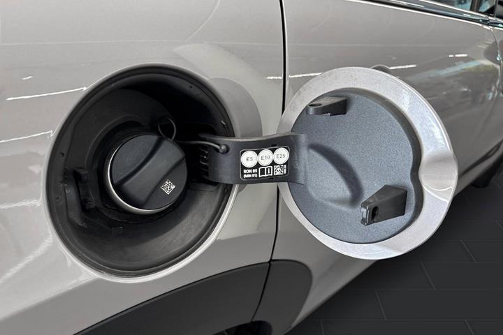 Grå Mini Cooper fra 2023