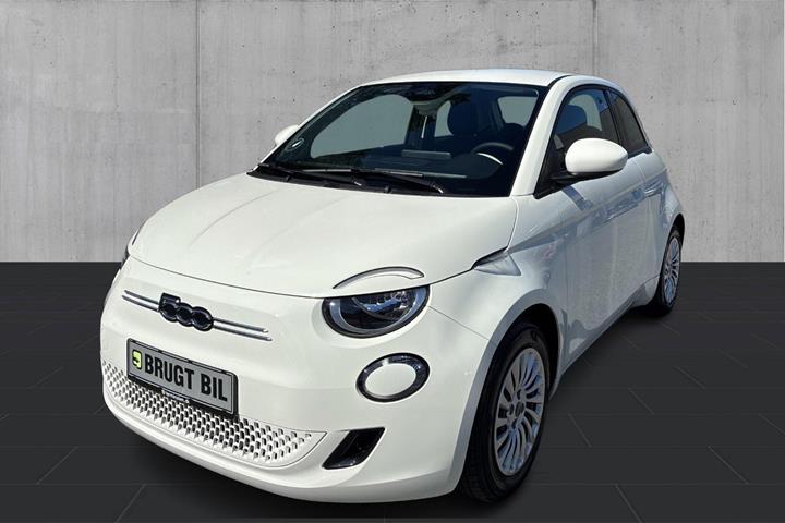 Hvid Fiat 500e fra 2023