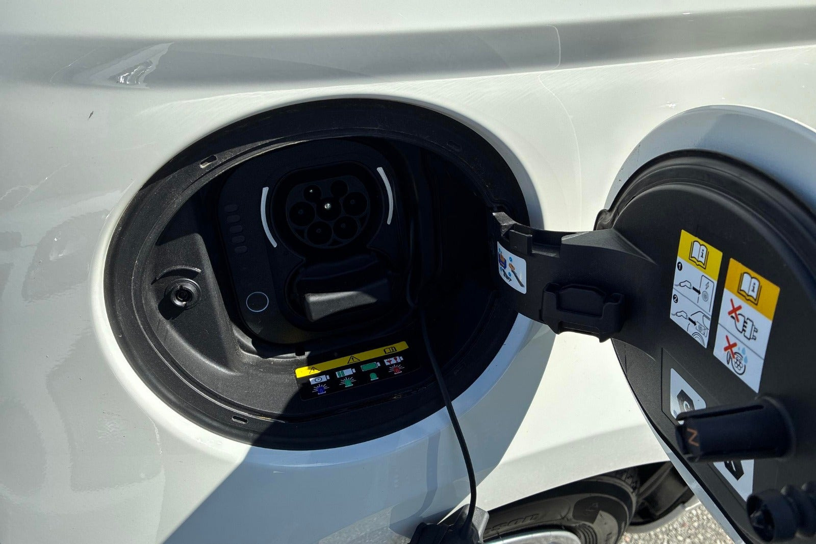 Hvid Fiat 500e fra 2023