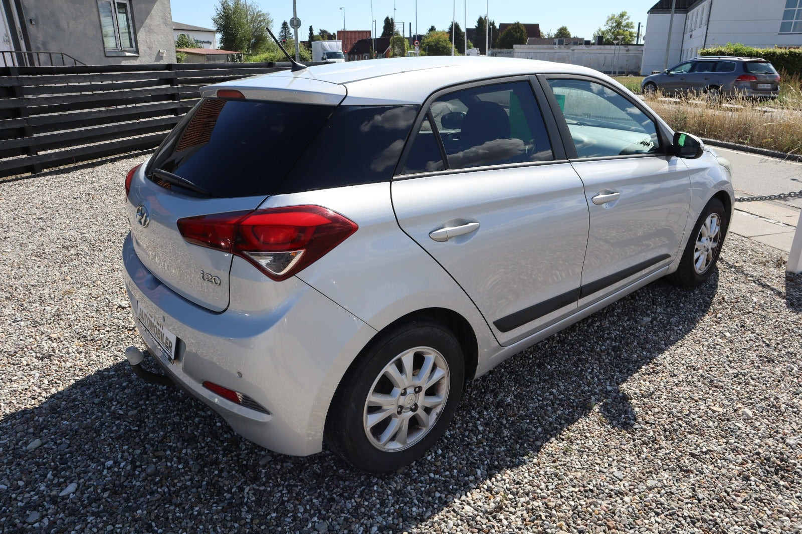 Sølv Hyundai i20 fra 2017